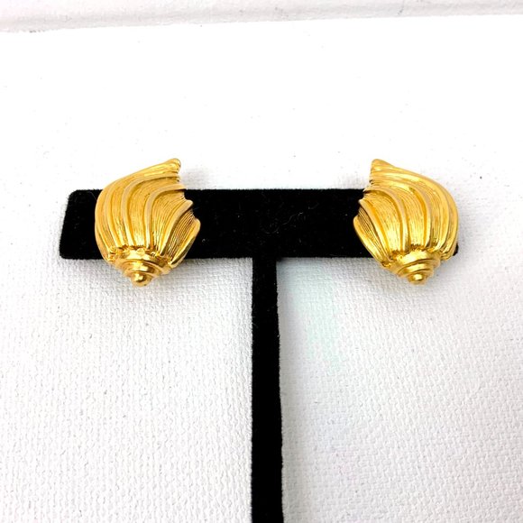 Vintage Liz Claiborne Brushed Gold Shells Clip On Earrings - Picture 9 of 16